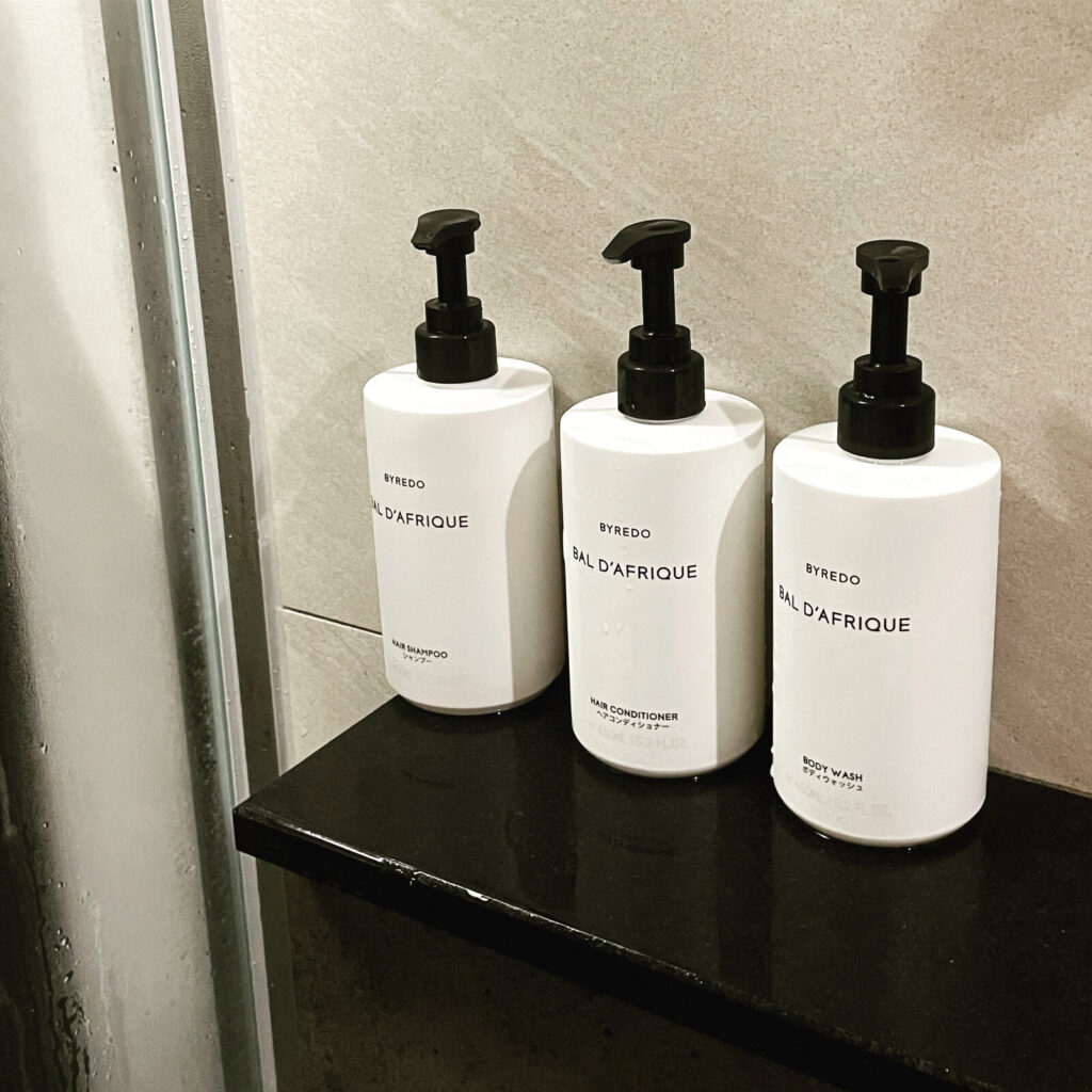 浴室のBYREDO BAL D'AFRIQUE シャンプー・コンディショナー・ボディウォッシュ